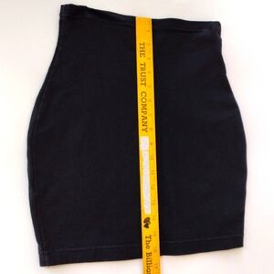 Vintage Y2K Black Stretchy Skirt - Pulls On - Wardrobe Staple! 95% Cotton